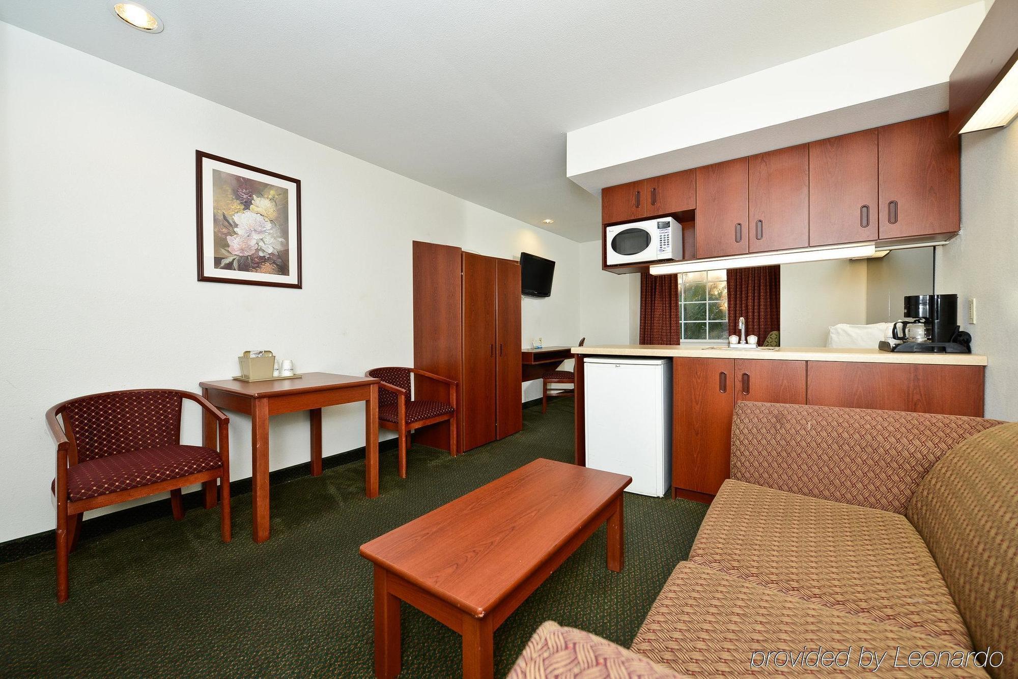 Americas Best Value Inn Lake Charles Interstate 210 Eksteriør billede