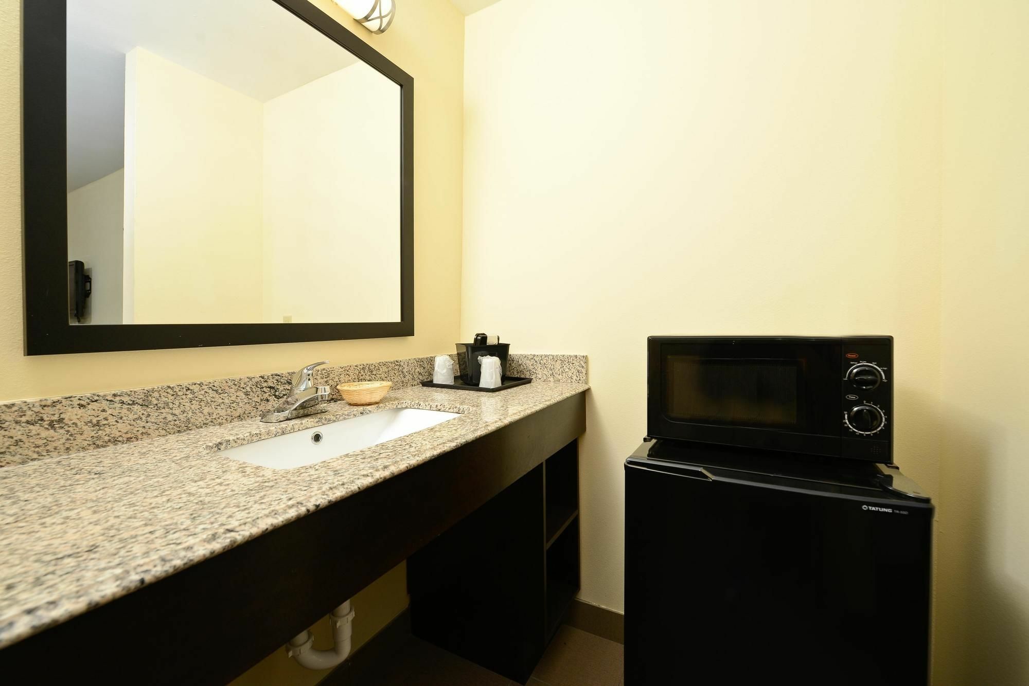 Americas Best Value Inn Lake Charles Interstate 210 Værelse billede