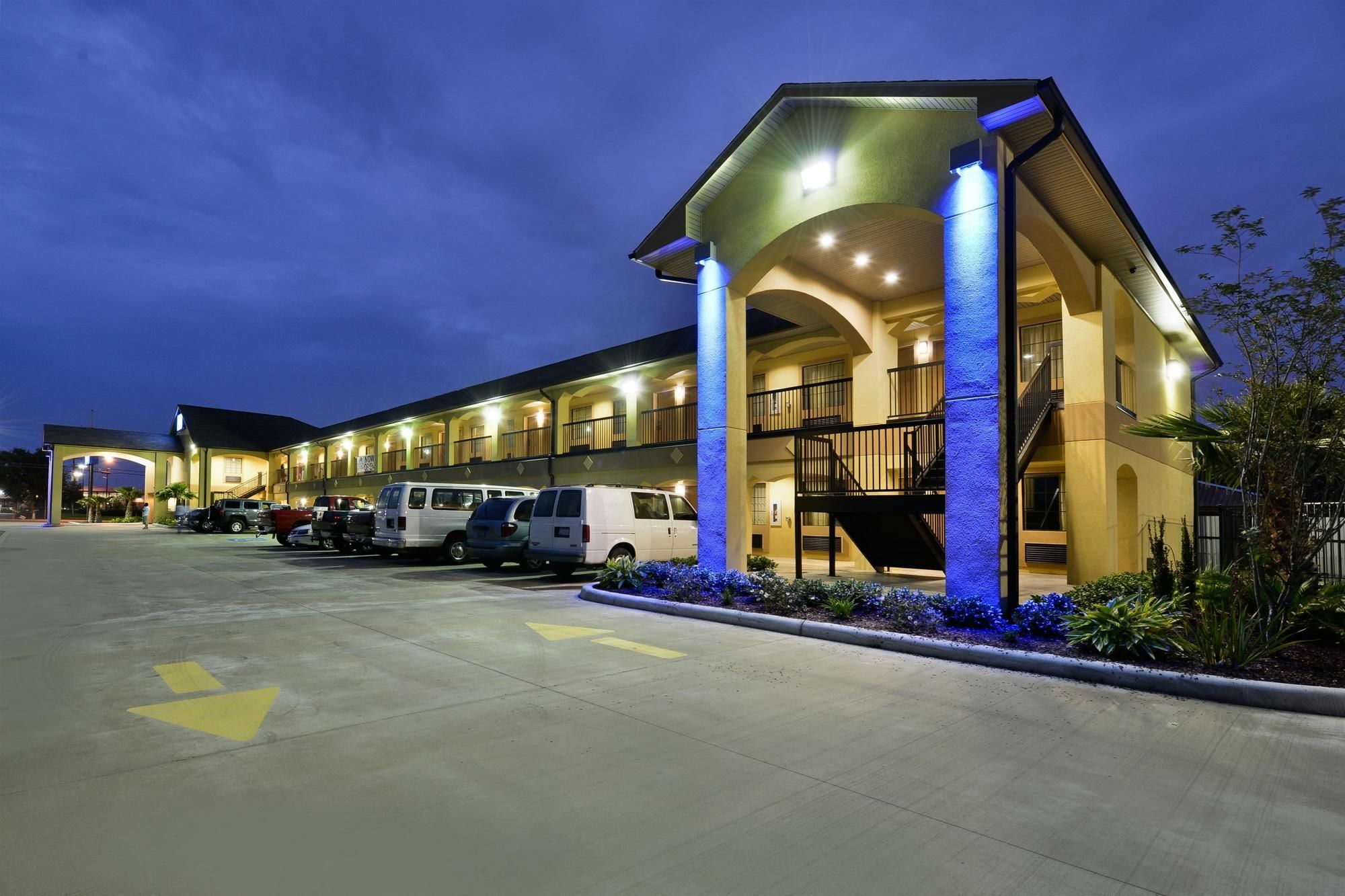 Americas Best Value Inn Lake Charles Interstate 210 Eksteriør billede